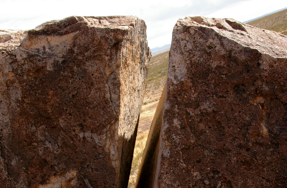 View between cleaved rock